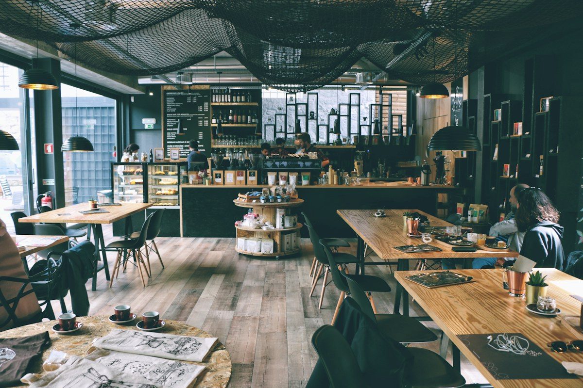 Customers in an independent cafe, a typical freelance workplace
